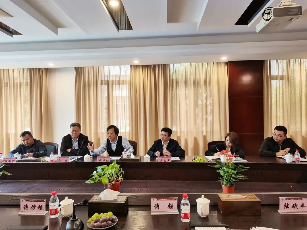 众安集团考察团一行走访易游网页版-易游(中国)官方
集团